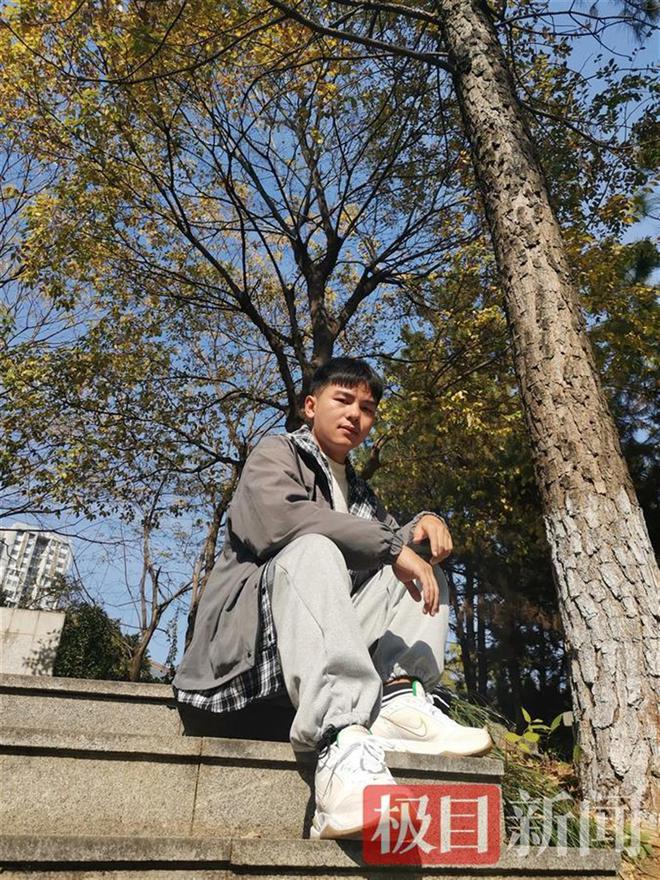 走进优秀职校毕业生荣获20多种荣誉证书，这名中职生成功逆袭