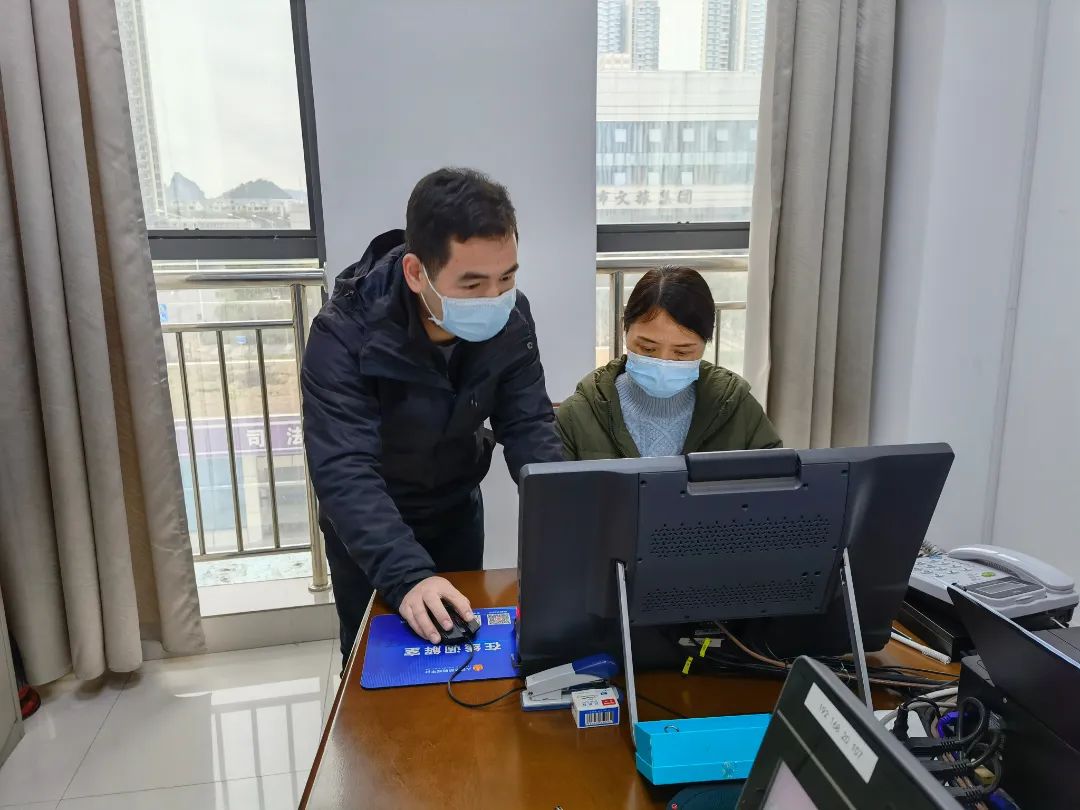 鱼峰法院朱厚泽荣获全区法院一站式多元纠纷解决和诉讼服务体系建设工作先进个人称号