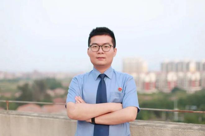 林佳鸣同志荣获“莆田青年五四奖章”青年先锋称号