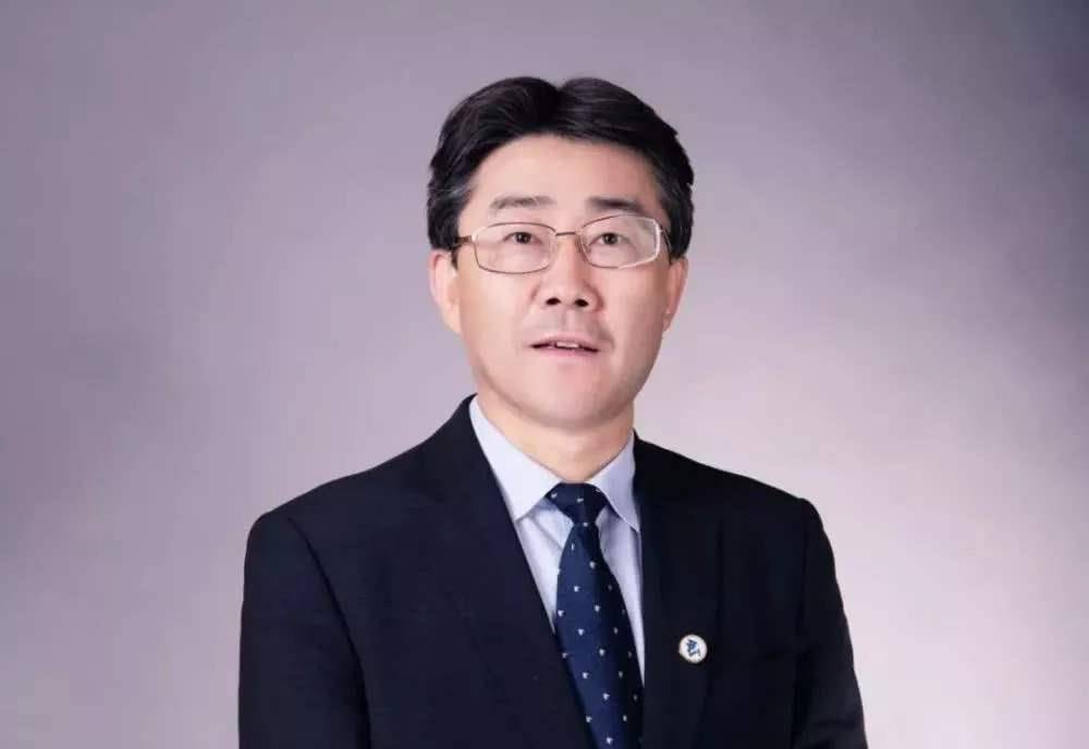 抗击新冠病毒的先锋者：高福院士两天内获得两项荣誉称号