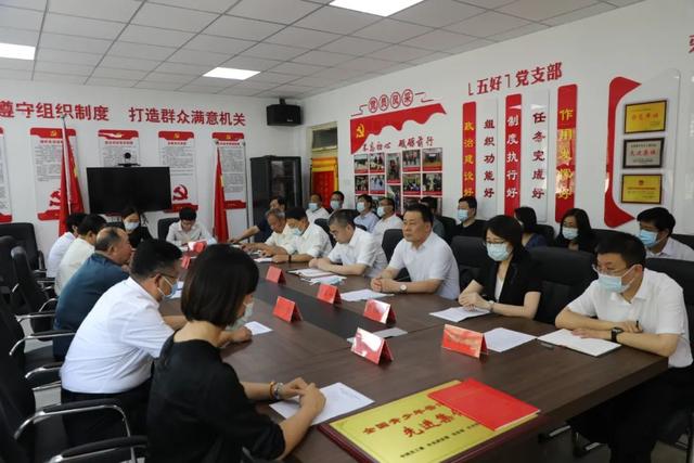 区教育局获“全国青少年普法教育先进集体”荣誉称号