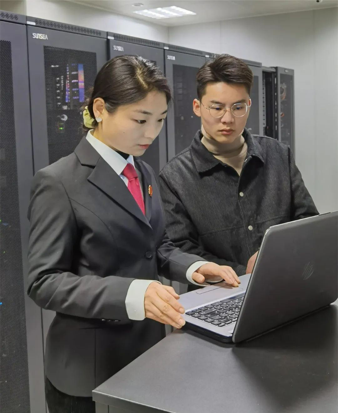 亳州中院一干警荣获全国法院“2021年智慧法院先进个人”称号