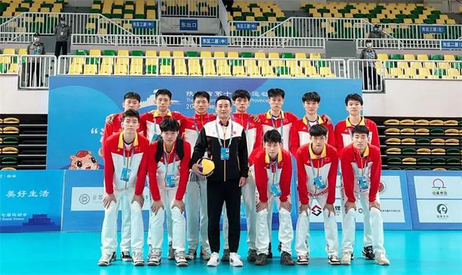 祝贺！曲江一中师生被授予省运会“伯乐奖”“未来之星”荣誉称号