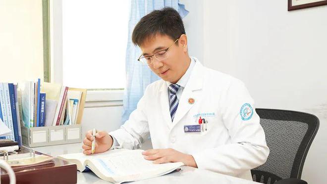 青岛西海岸新区中心医院普外二科王光军荣获“青岛好医生”荣誉称号