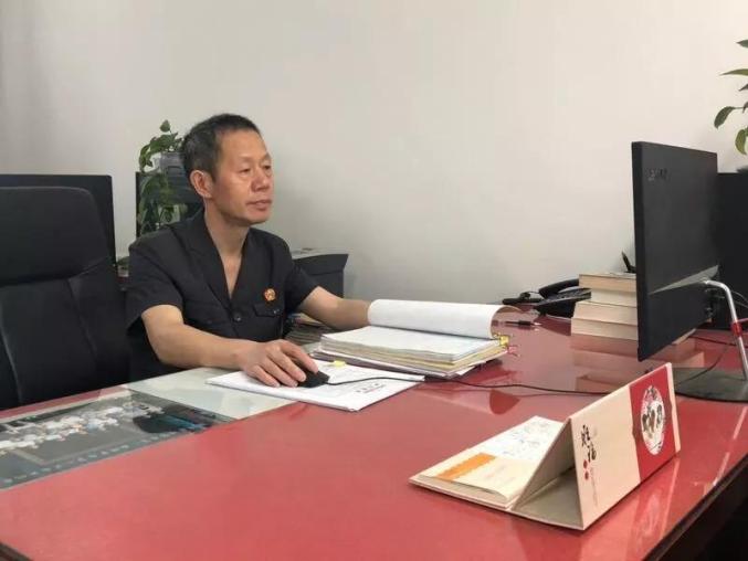 宿松法院一名法官被授予“全省审判业务专家”称号