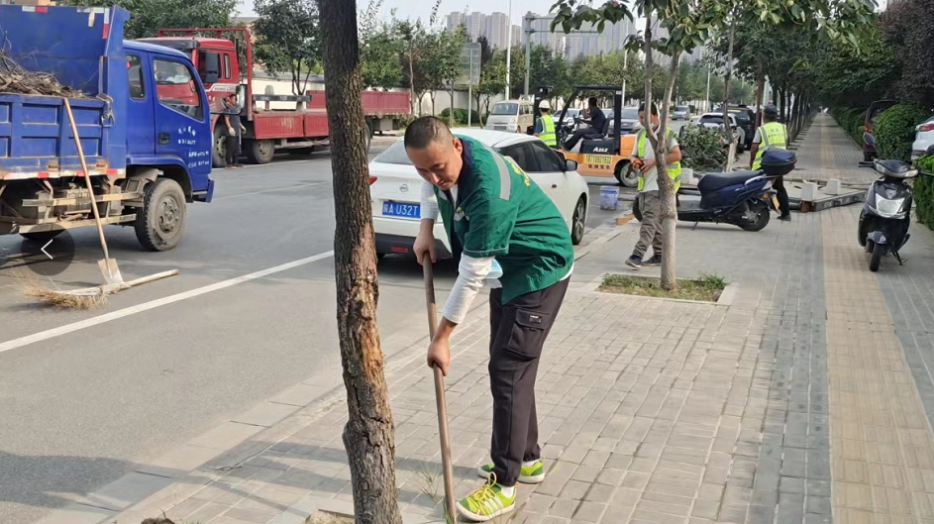 经开区城市绿化“造型师”获得最美工作者称号