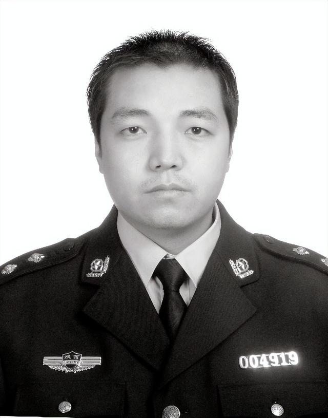 咸阳因公牺牲民警陈勇同志被追授“咸阳市优秀共产党员”称号