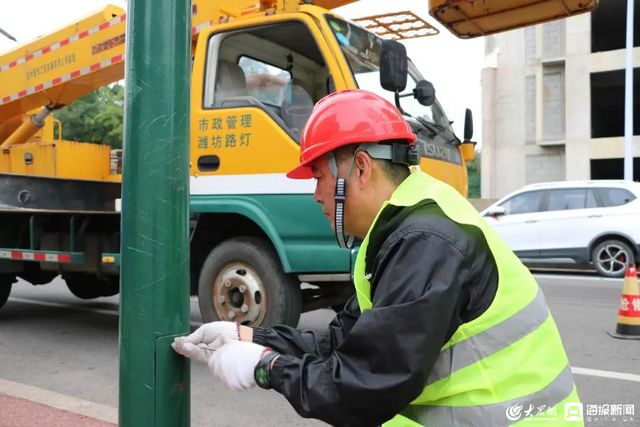 喜报！潍坊市城市掌灯人黄凤亭获2022年度“潍坊工匠”称号