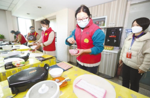 高技能人才技能大赛“合力杯”育婴员竞赛在西安举行