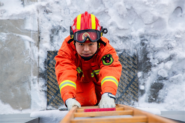 石河子市消防救援支队丁亚丽荣获“全国优秀共青团干部”称号