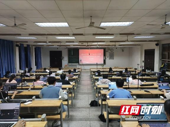 南华大学在首届全国大学生高分子材料实验实践仿真大赛中获11项奖
