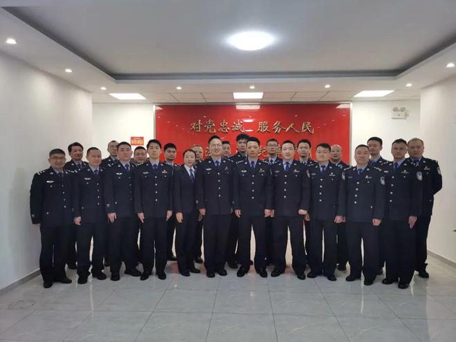 奉贤分局法制支队获 “全国公安机关成绩突出青年集体”荣誉称号