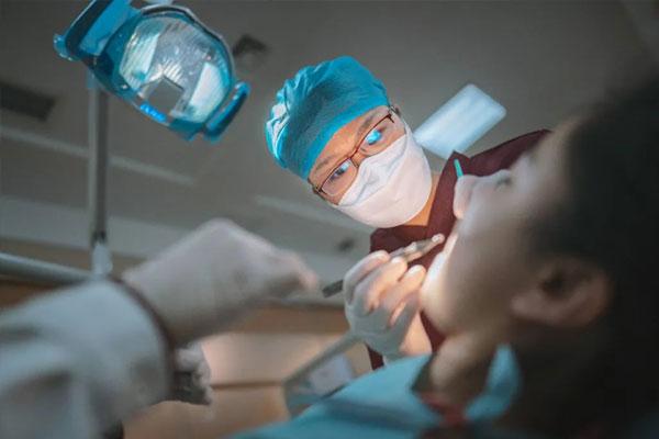 重医附属口腔医院郑雷蕾荣获渝北区“最美科技工作者” 荣誉称号