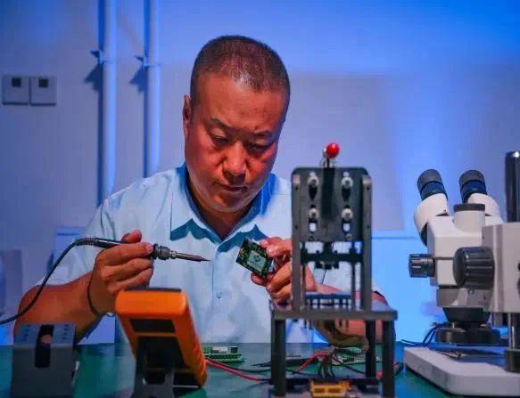 滨城两名青年获全国荣誉！