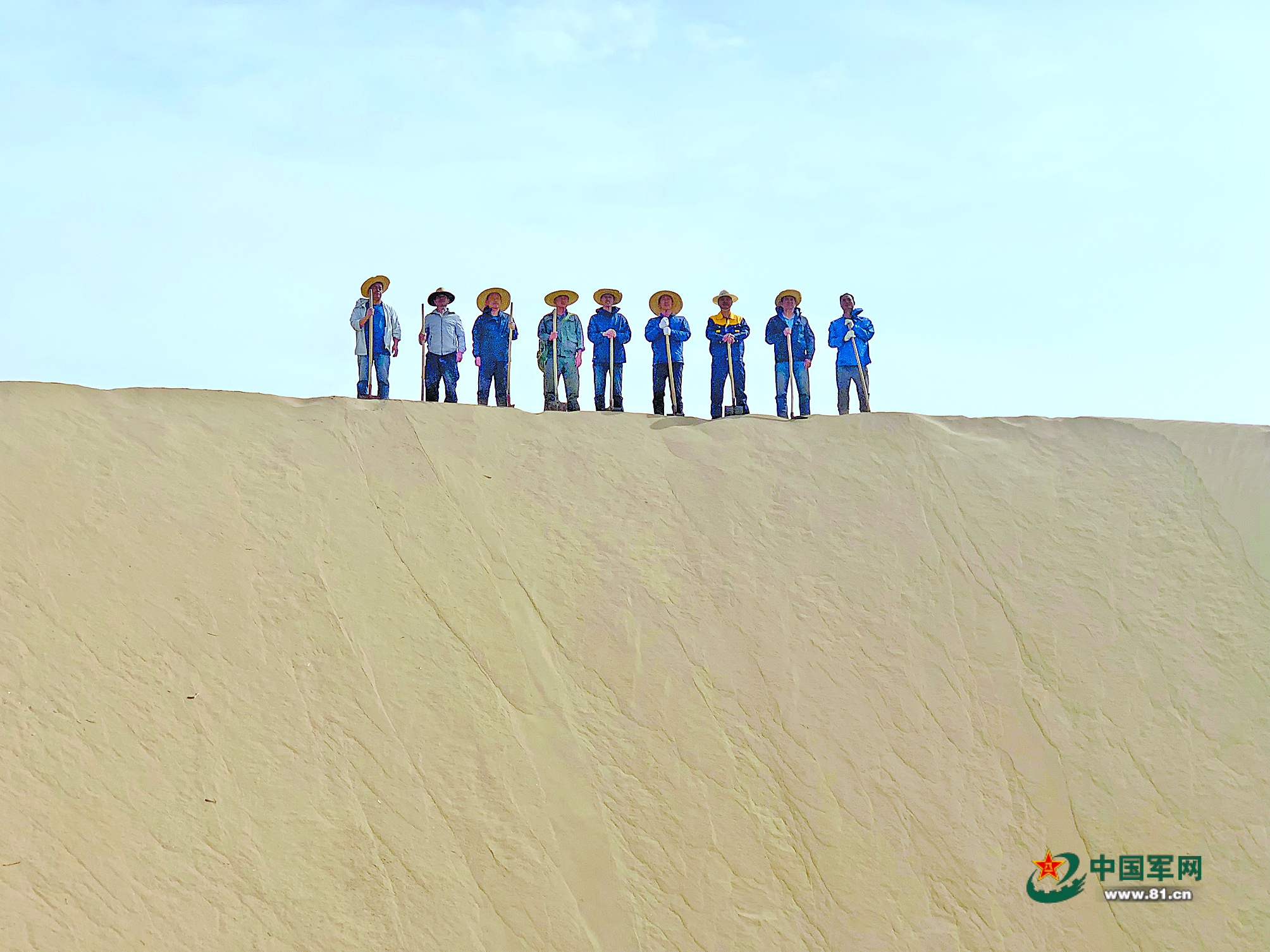 新疆且末县老兵治沙队获二〇二三年度“最美退役军人”称号