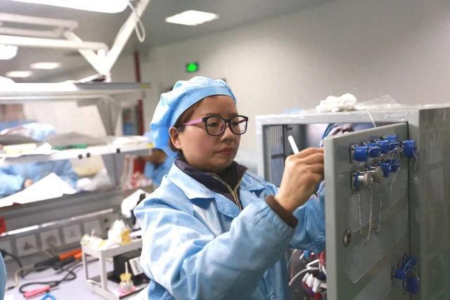 孝感三江万峰刘建波荣获全国三八红旗手称号