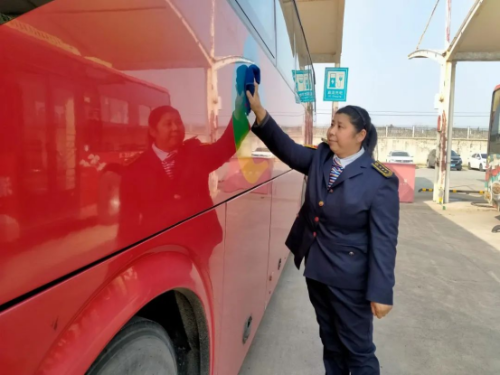 江苏交通3人分别荣获全国和省三八红旗手称号