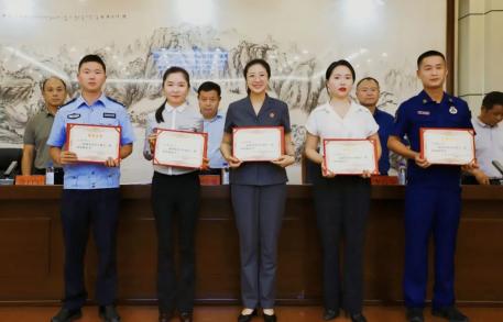 喜报 | 鹤城区人民法院干警郭诗蒙喜获“怀化国际陆港先锋青年”荣誉称号