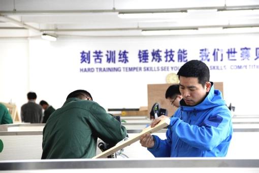 祝贺！东华教师荣获“申教名匠”称号