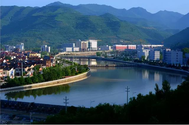 两当县喜获全省“最具人居环境竞争力县”荣誉